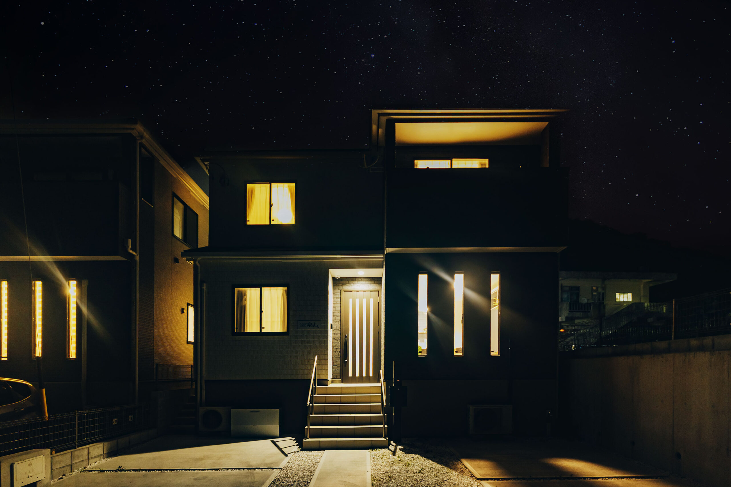 夜外観