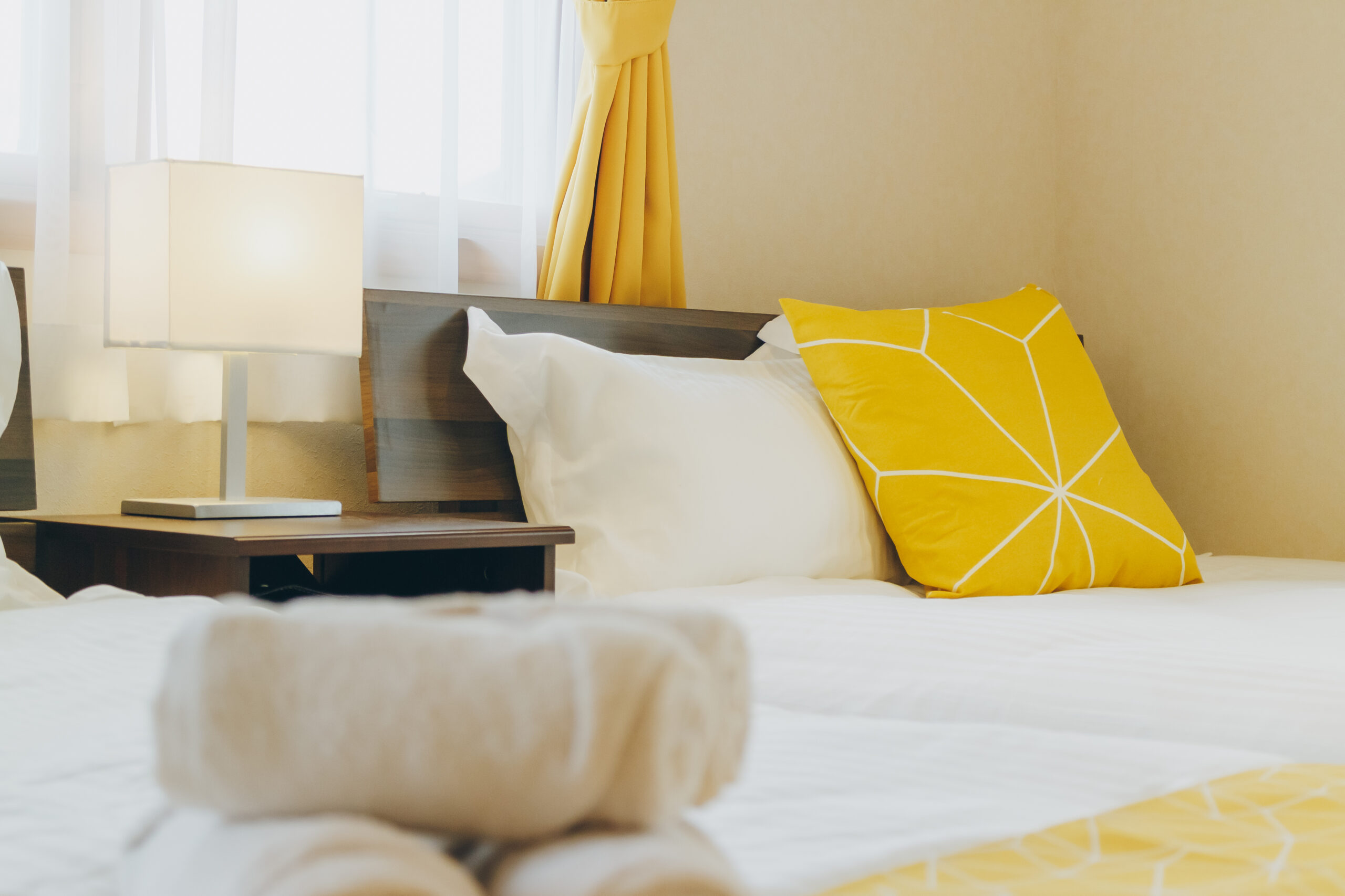 ダブルベッドでゆったり休める寝室