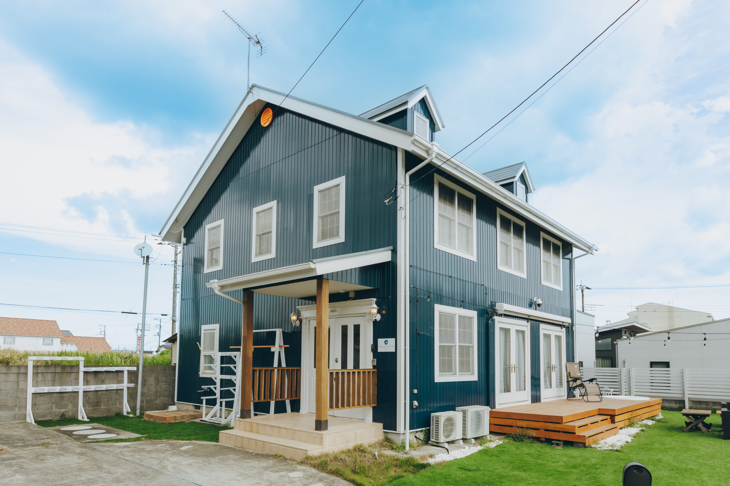 海を感じる外観