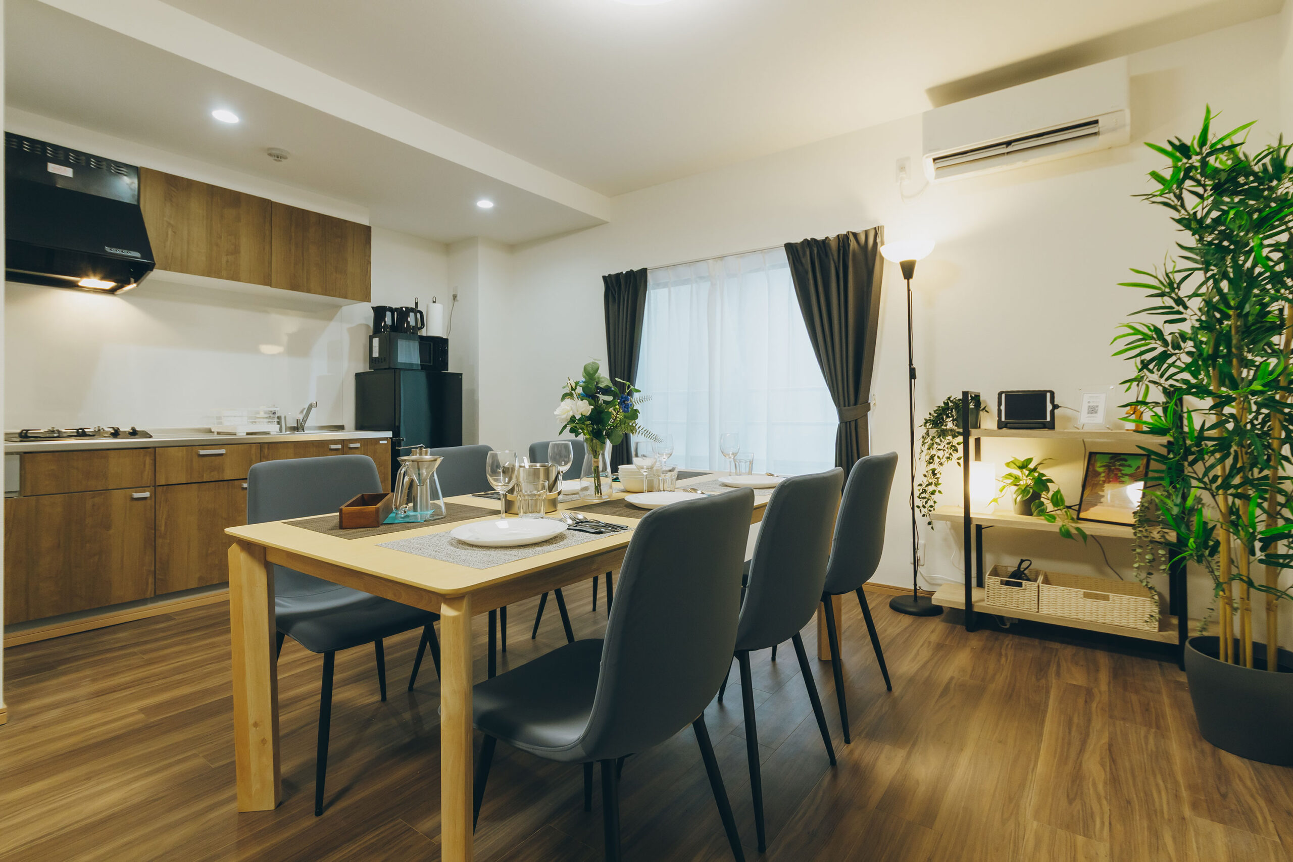 ゆったりと食事ができるダイニング